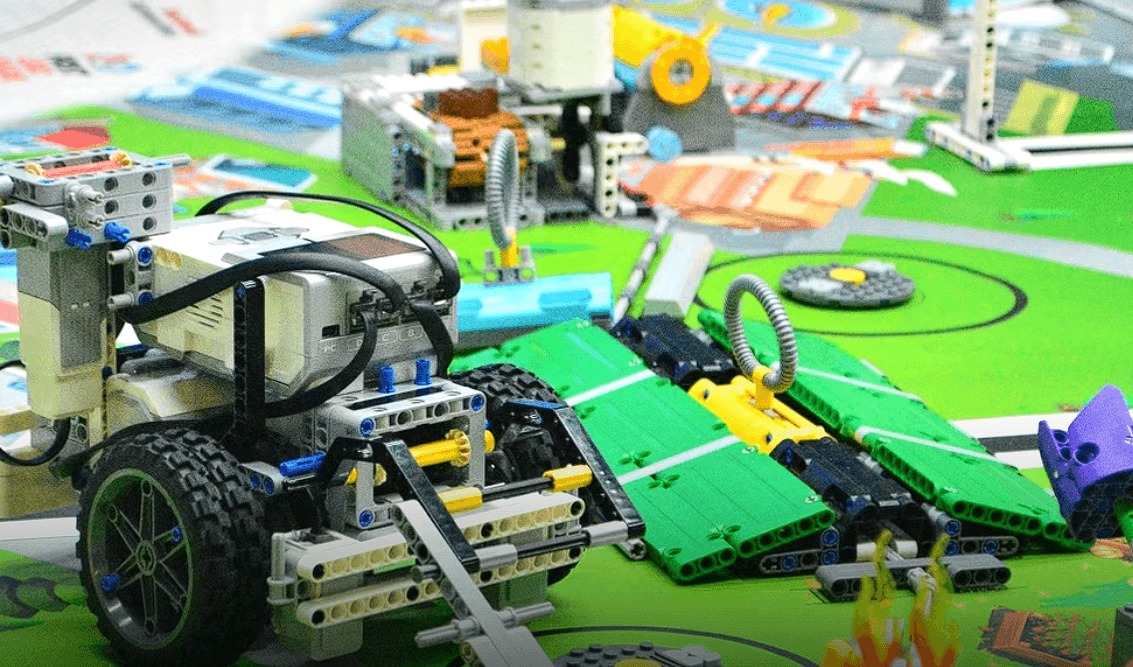 LEGO & VEX Robotics Kits